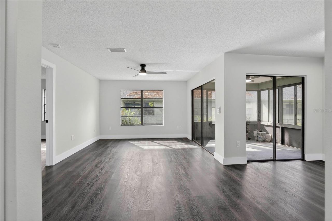 5014 Barrington Circle, Unit 2102, Sarasota, FL 34234 Photo