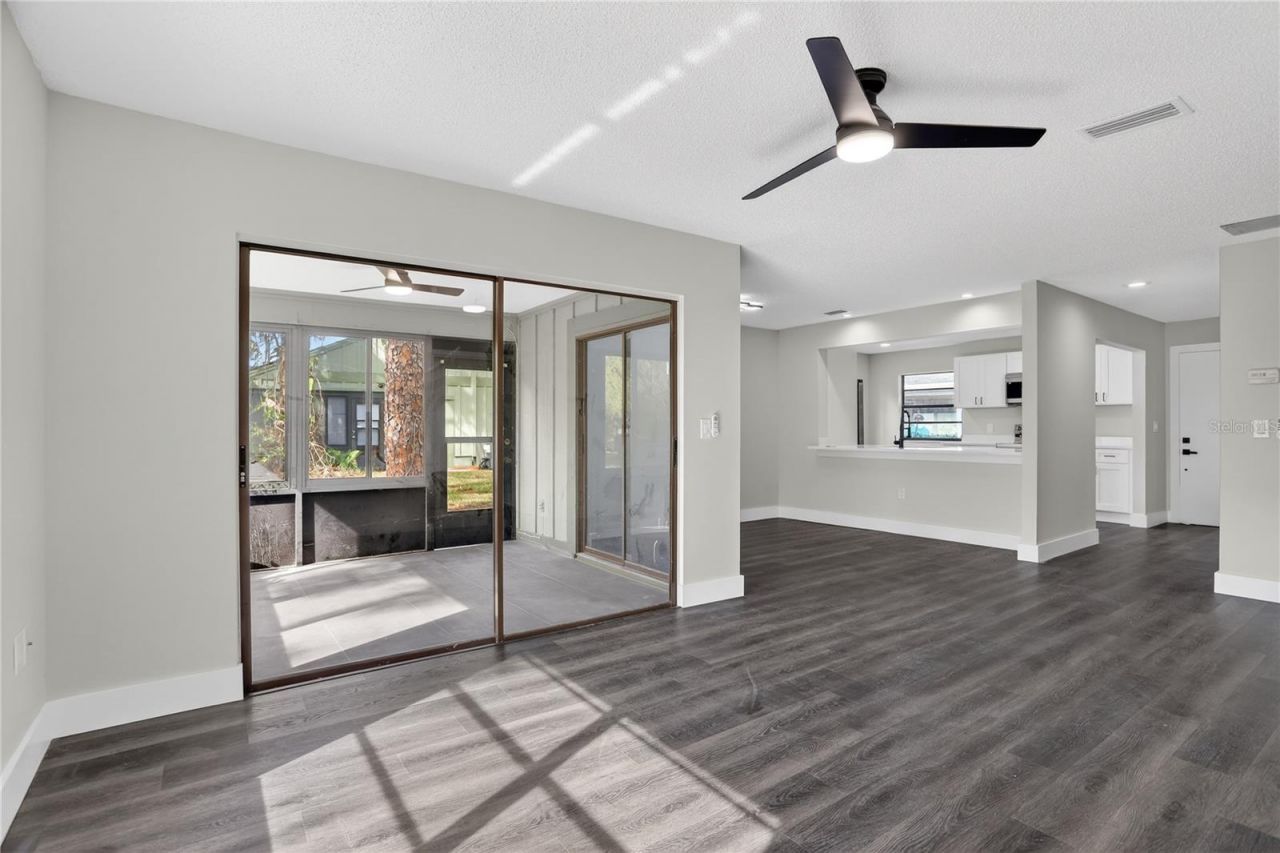 5014 Barrington Circle, Unit 2102, Sarasota, FL 34234 Photo