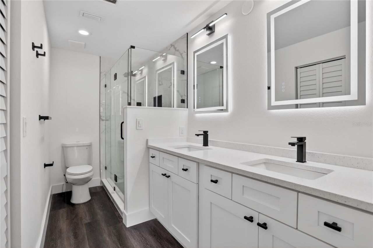 5014 Barrington Circle, Unit 2102, Sarasota, FL 34234 Photo