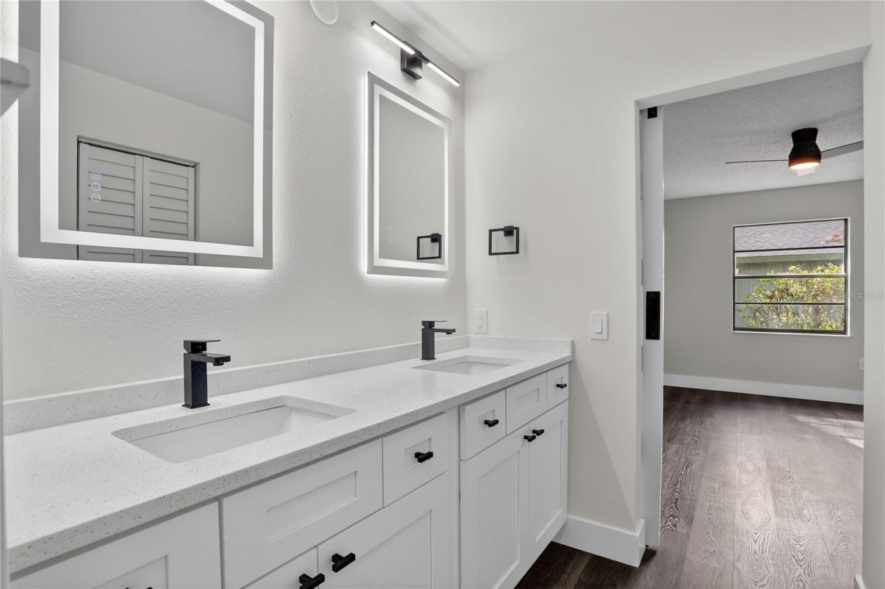 5014 Barrington Circle, Unit 2102, Sarasota, FL 34234 Photo