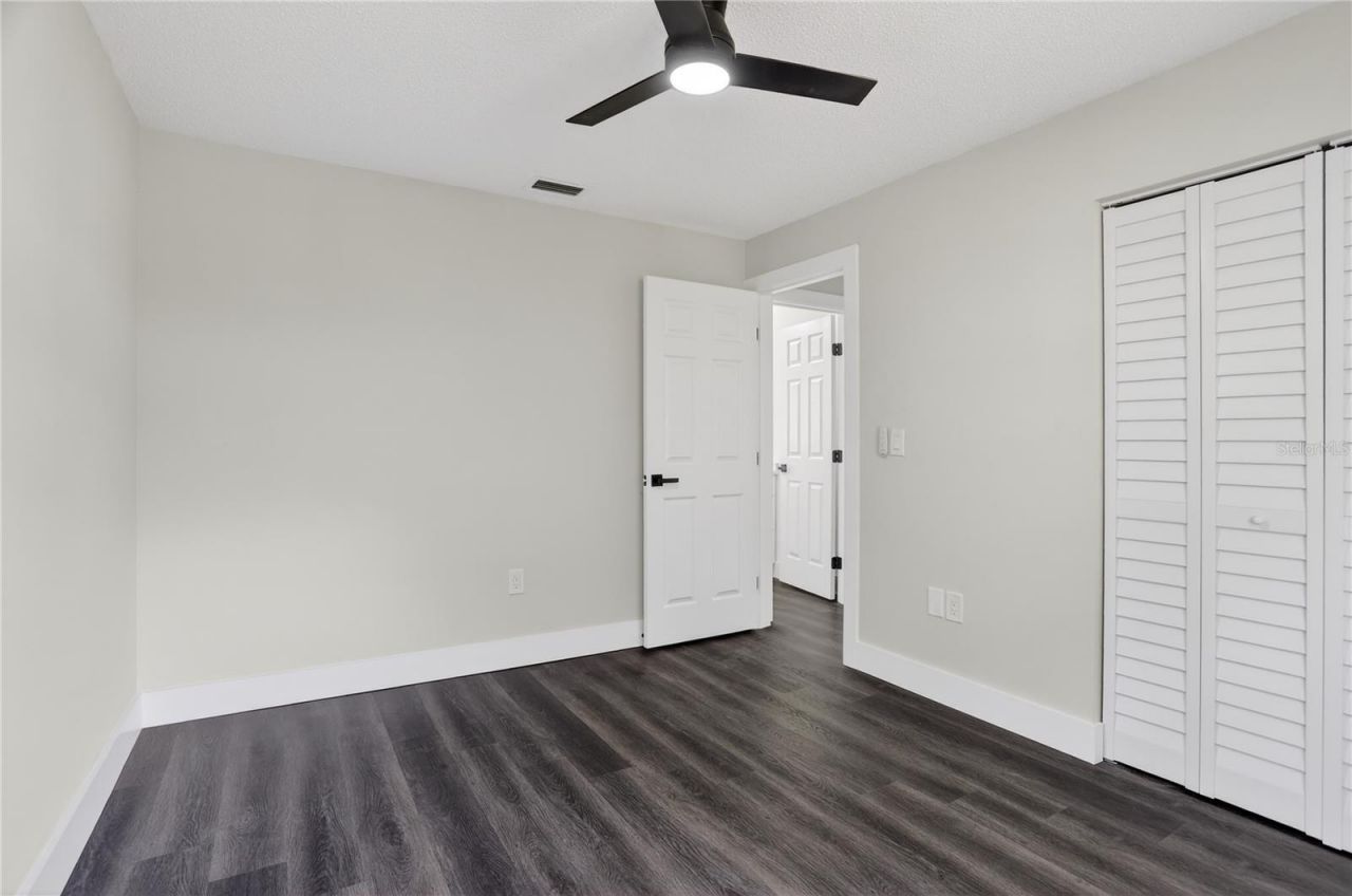 5014 Barrington Circle, Unit 2102, Sarasota, FL 34234 Photo