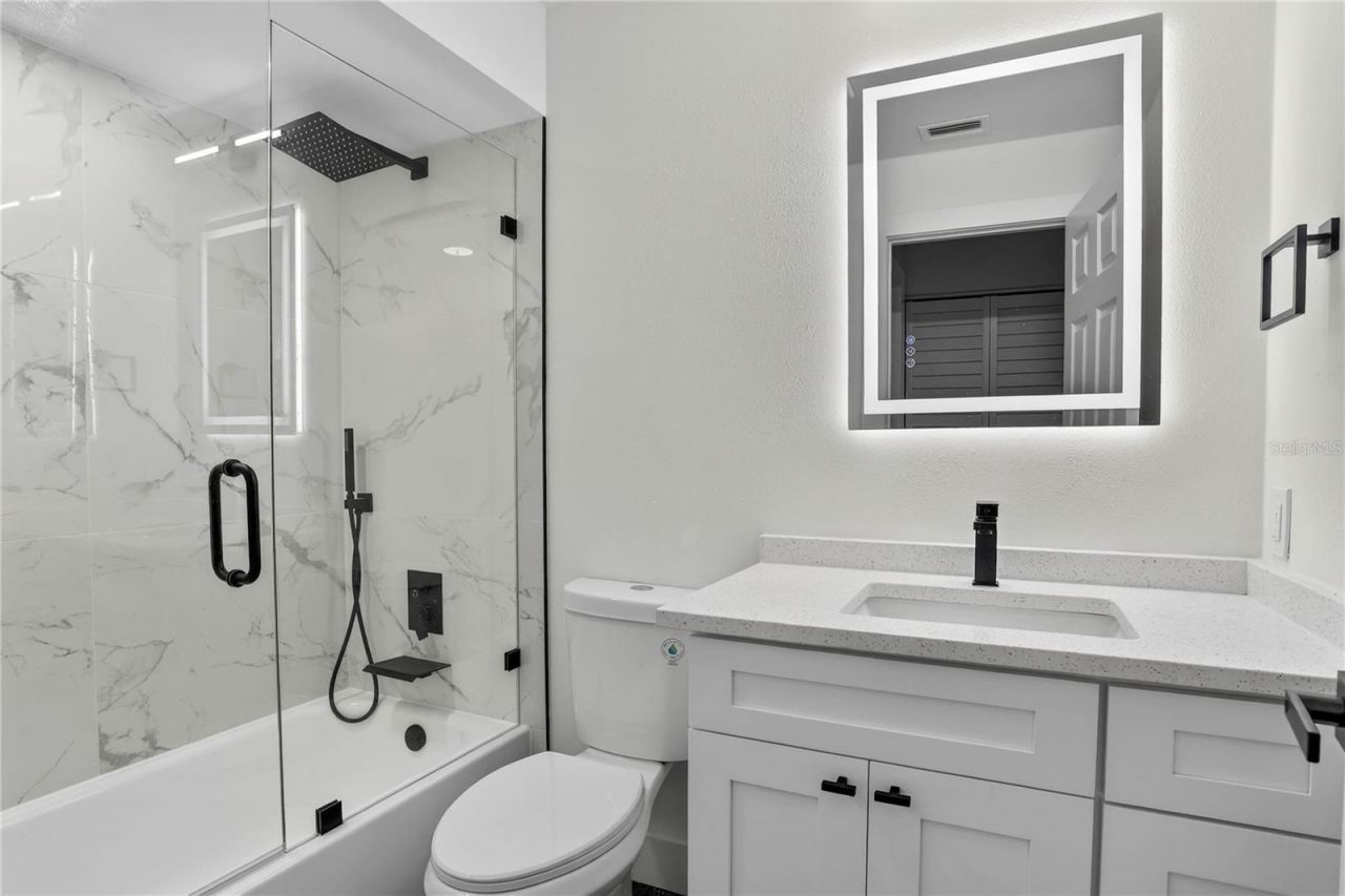 5014 Barrington Circle, Unit 2102, Sarasota, FL 34234 Photo