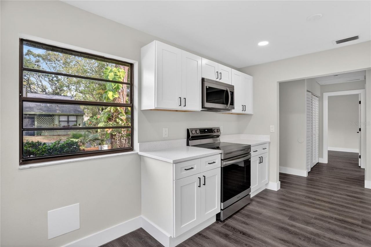 5014 Barrington Circle, Unit 2102, Sarasota, FL 34234 Photo