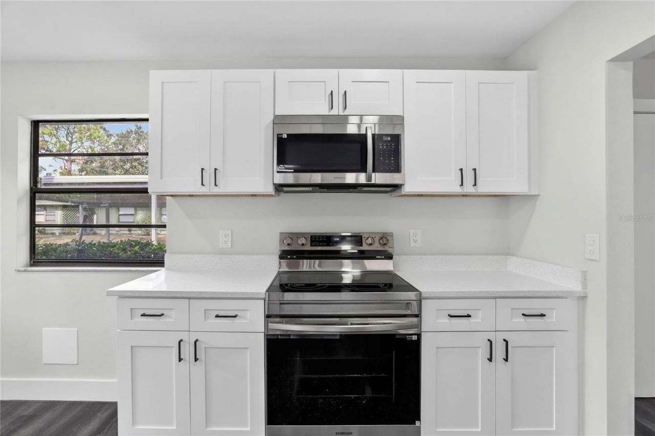 5014 Barrington Circle, Unit 2102, Sarasota, FL 34234 Photo