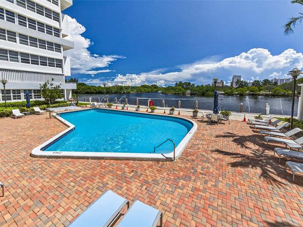 1160 N Federal Highway, Unit 522, Fort Lauderdale, FL 33304