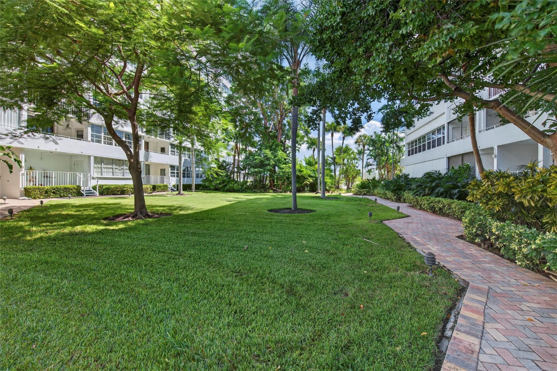 1160 N Federal Highway, Unit 522, Fort Lauderdale, FL 33304 Photo