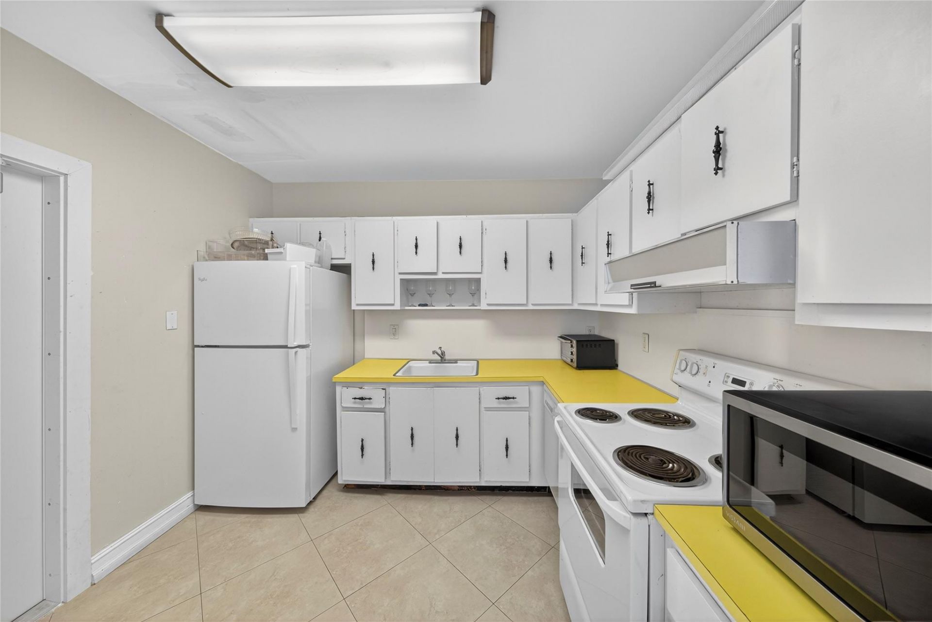 1160 N Federal Highway, Unit 522, Fort Lauderdale, FL 33304 Photo