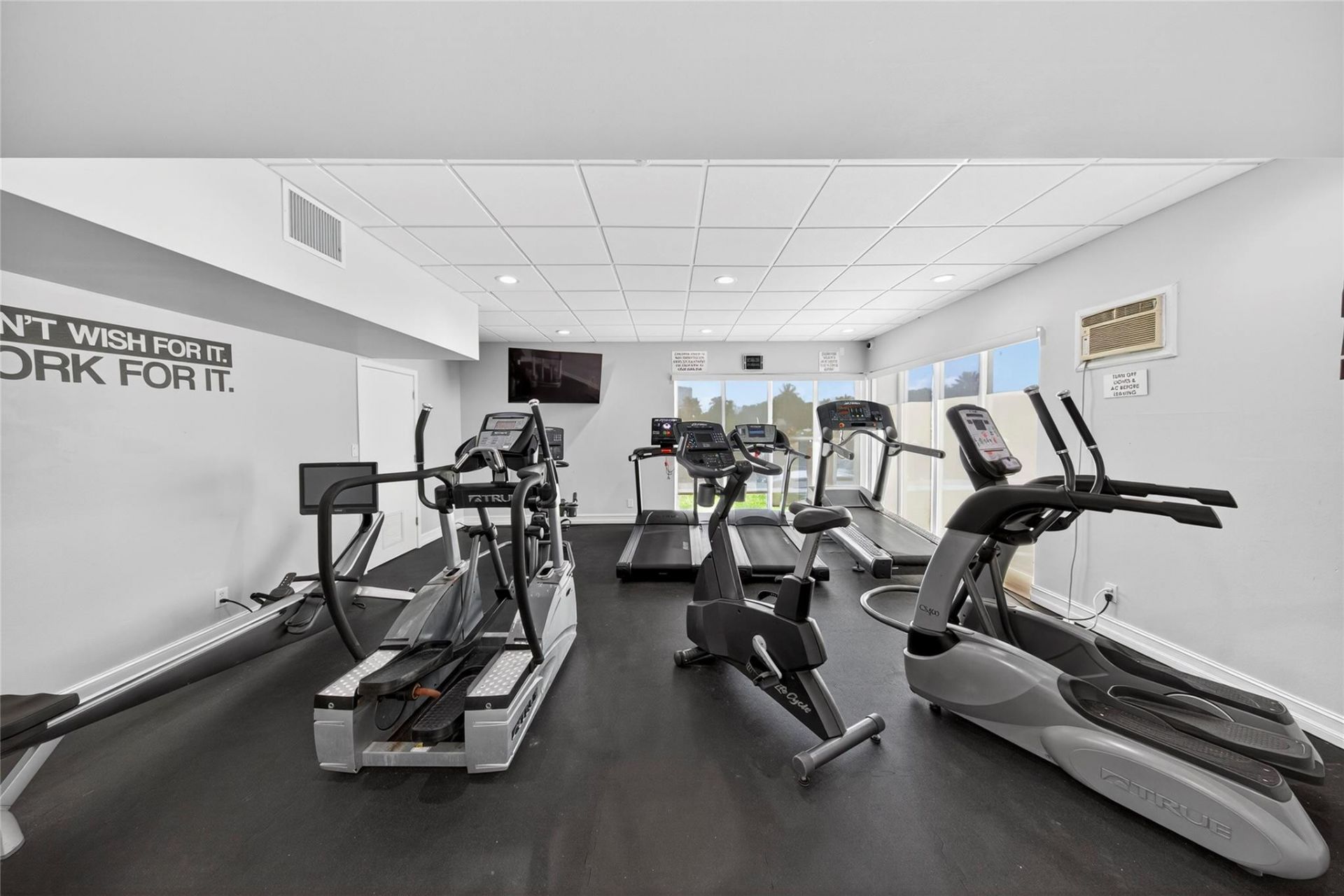 1160 N Federal Highway, Unit 522, Fort Lauderdale, FL 33304 Photo