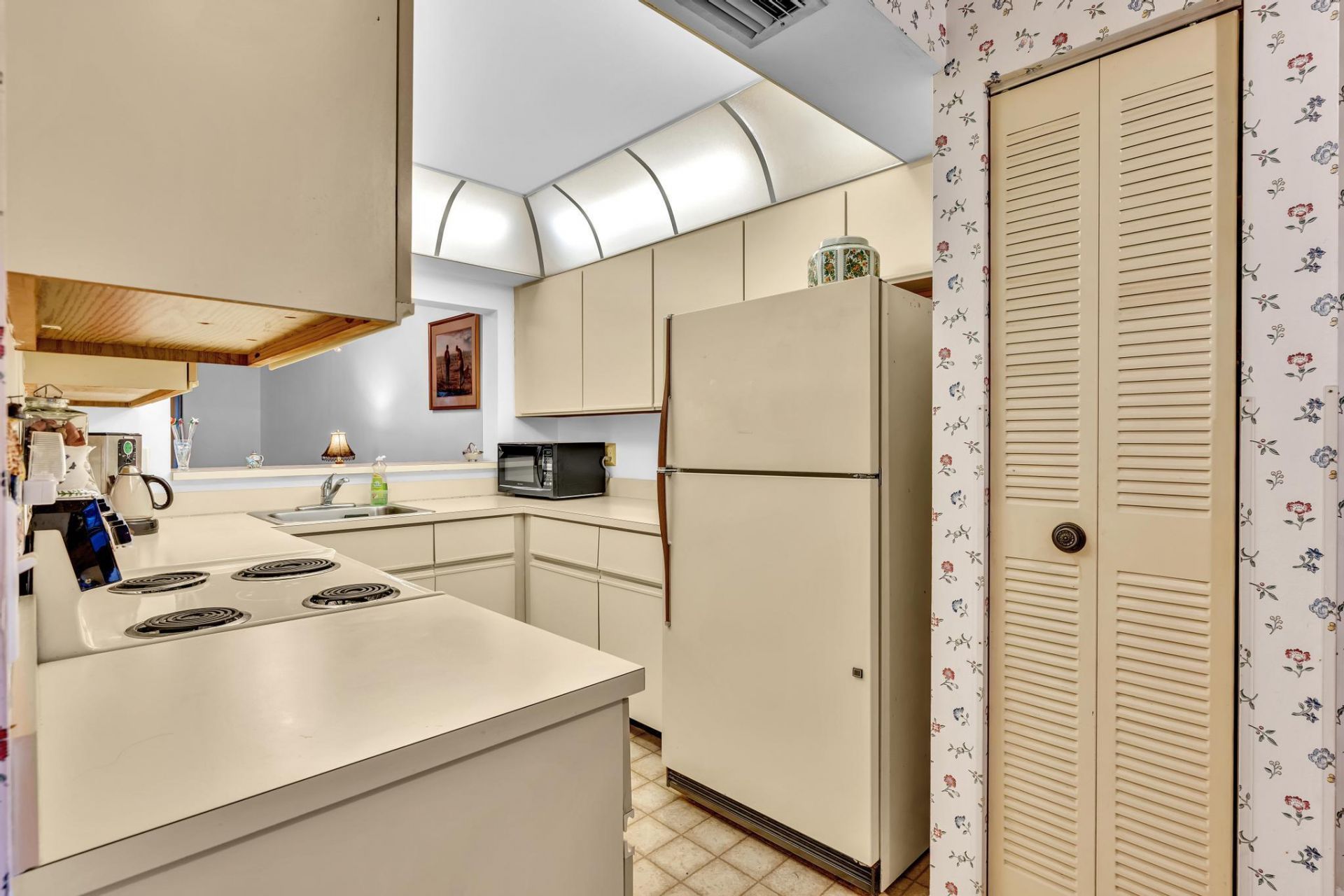 3529 Englewood Drive, Unit 321, Lake Worth, FL 33467 Photo