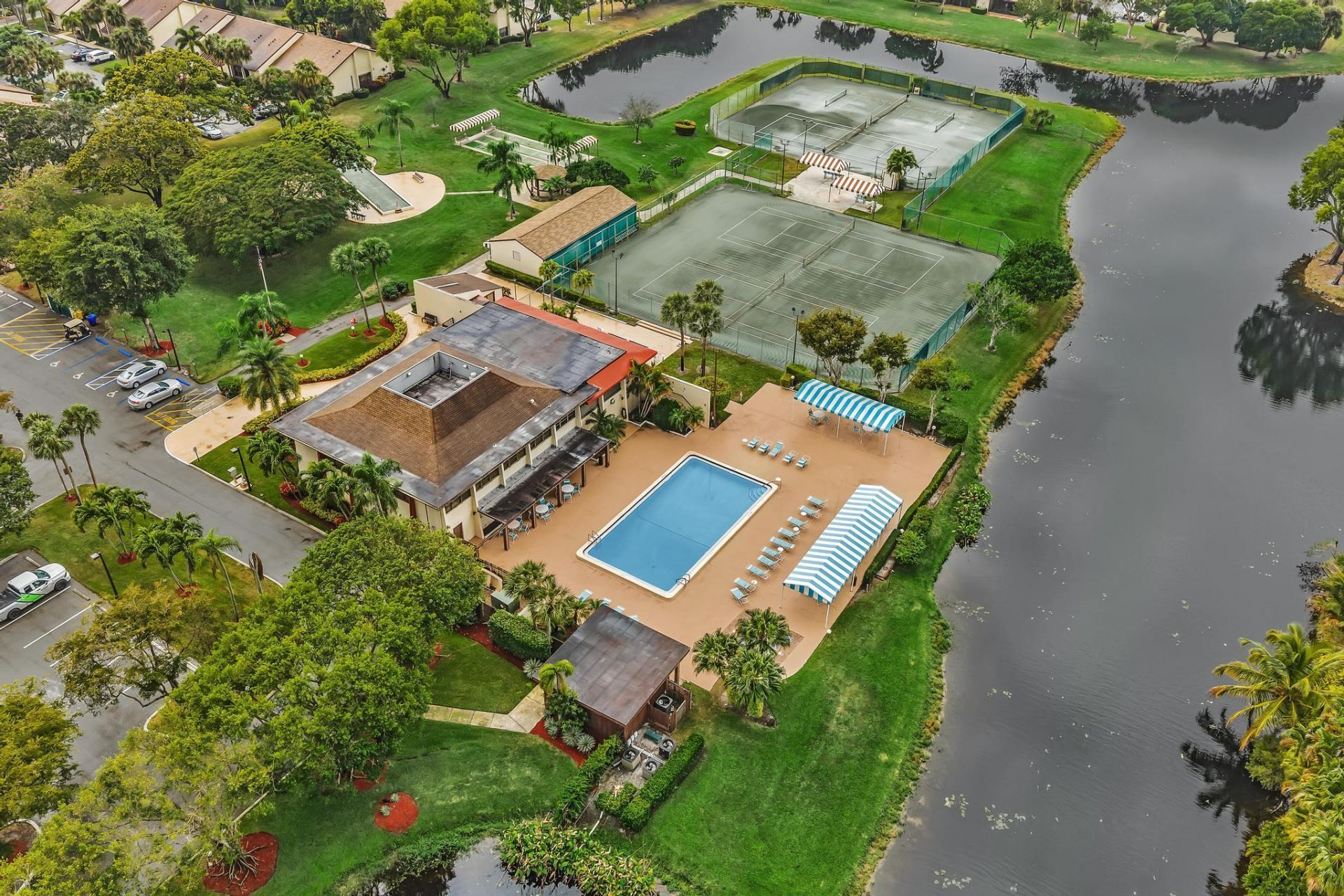 3529 Englewood Drive, Unit 321, Lake Worth, FL 33467 Photo