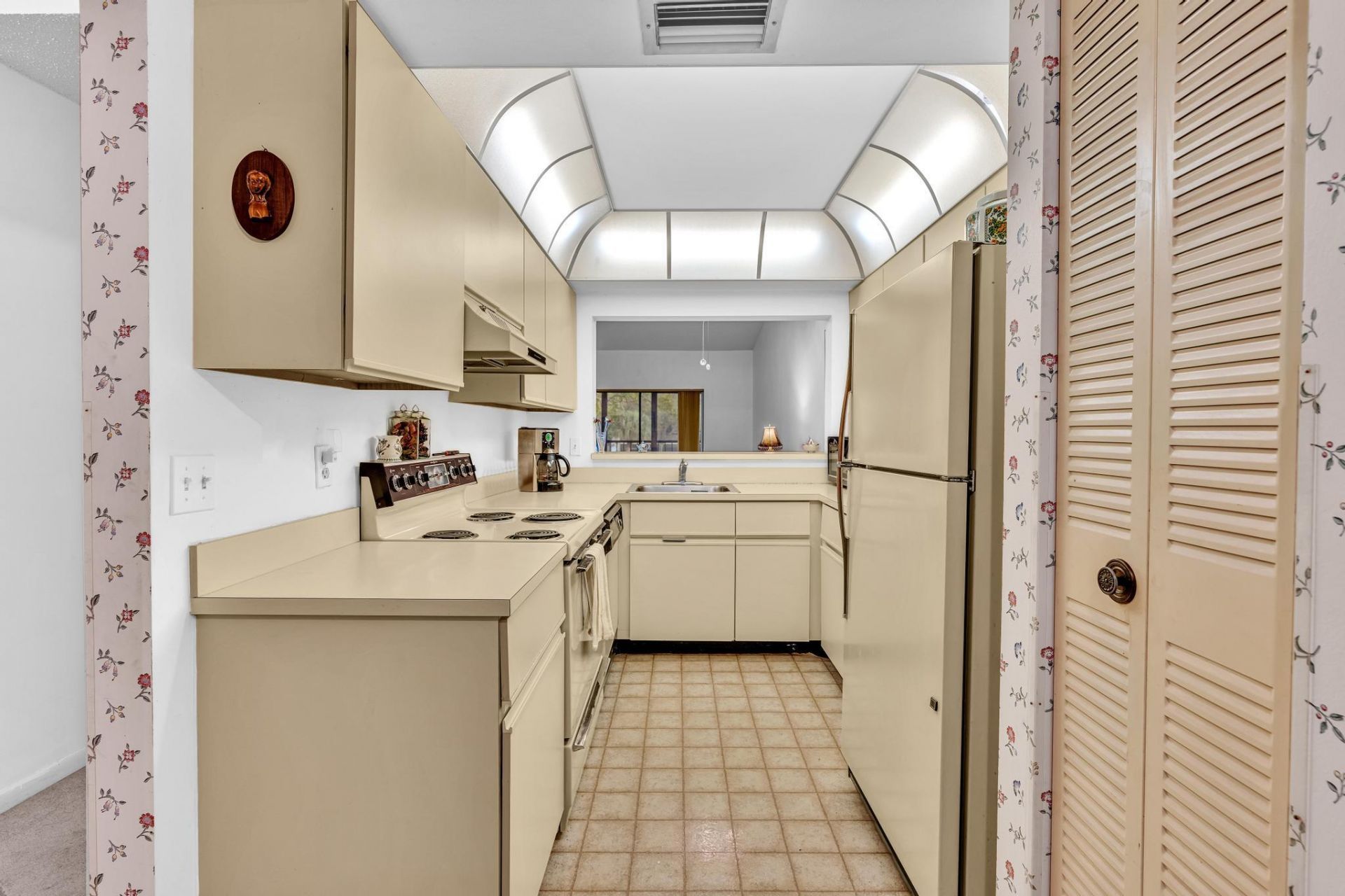 3529 Englewood Drive, Unit 321, Lake Worth, FL 33467 Photo
