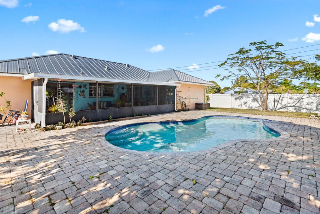 397 NE Jonquil Street, Port Saint Lucie, FL 34983 Photo