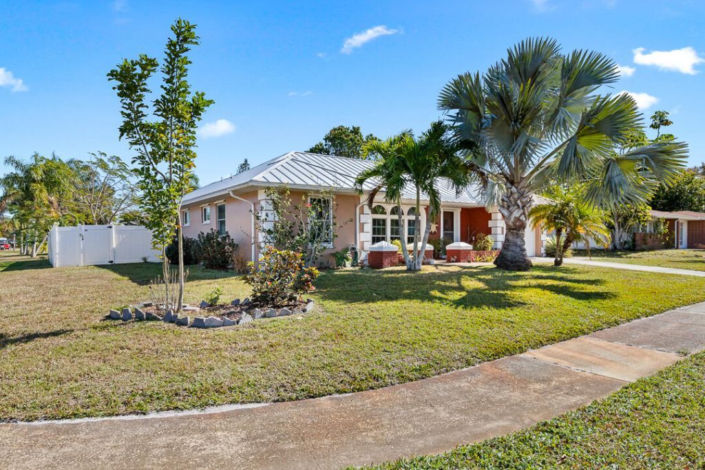 397 NE Jonquil Street, Port Saint Lucie, FL 34983 Photo