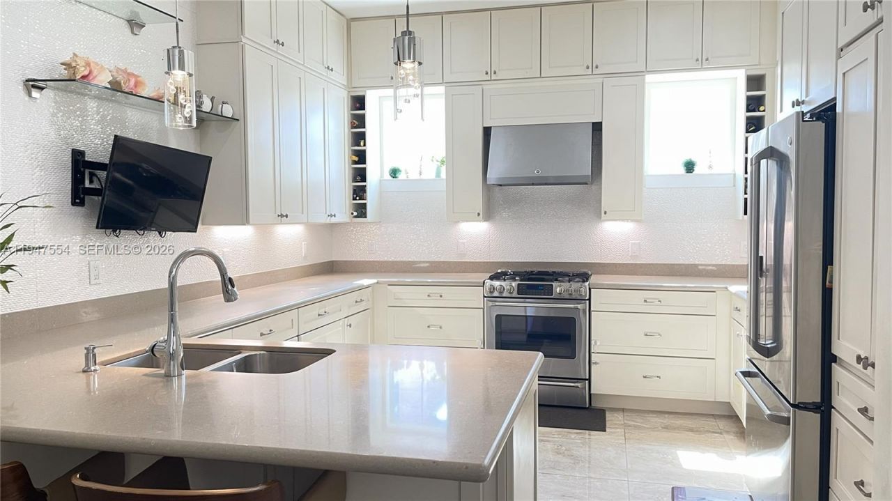 918 NE 17th Way, Fort Lauderdale, FL 33304 Photo