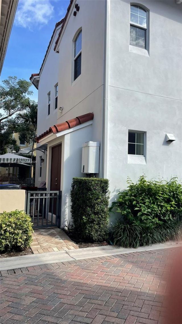 918 NE 17th Way, Fort Lauderdale, FL 33304 Photo