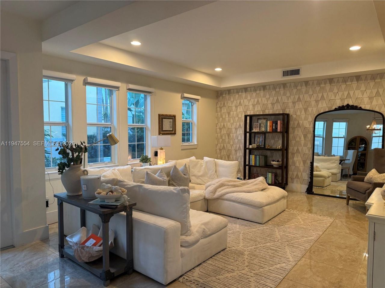 918 NE 17th Way, Fort Lauderdale, FL 33304 Photo