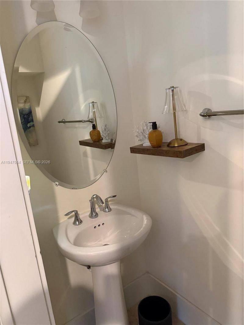 918 NE 17th Way, Fort Lauderdale, FL 33304 Photo