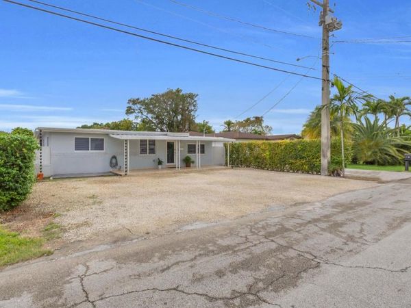 6350 SW 32 Street, Miami, FL 33155