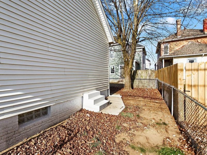 378 Hawkes Avenue, Columbus, OH 43223 Photo 6