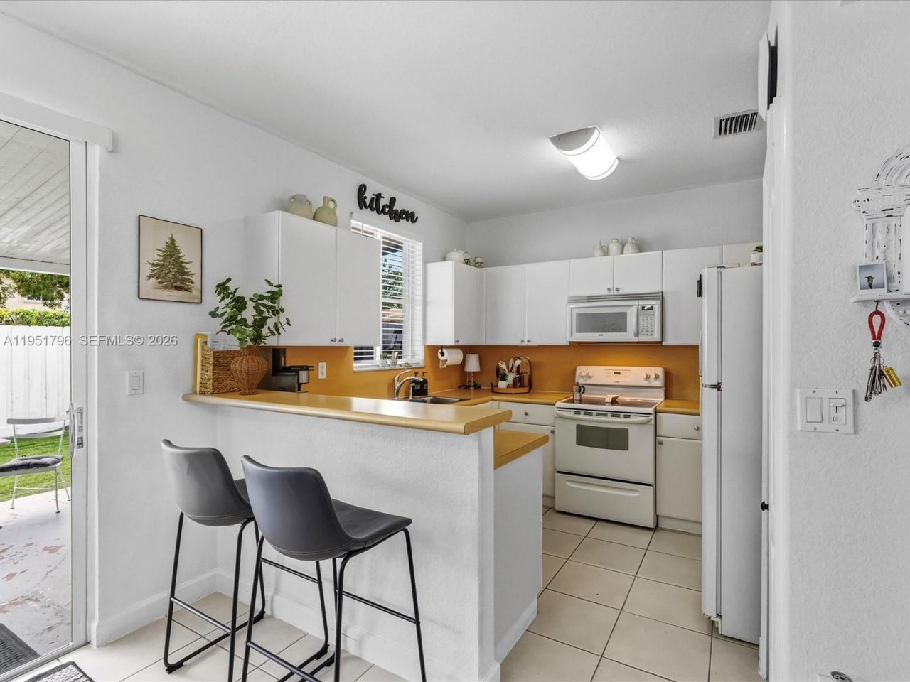 7377 NW 174th Ter, Unit 105, Hialeah, FL 33015 Photo