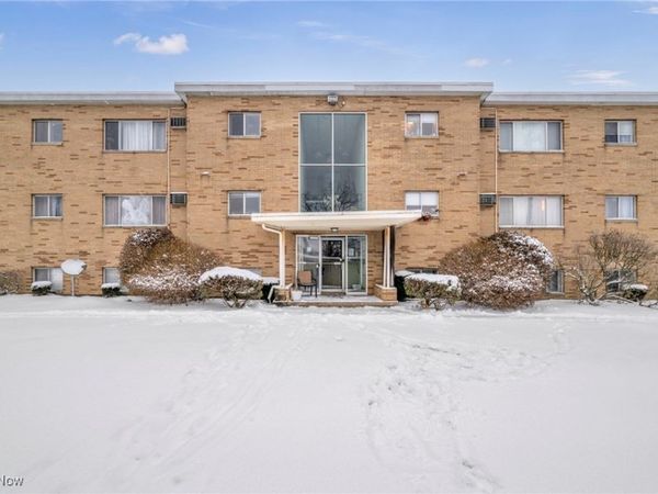 5200 Royalton Road, Unit C-9, North Royalton, OH 44133