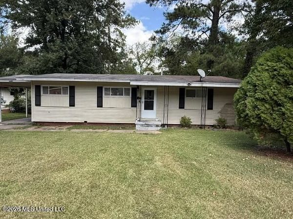 4240 Oakhill Drive, Jackson, MS 39206