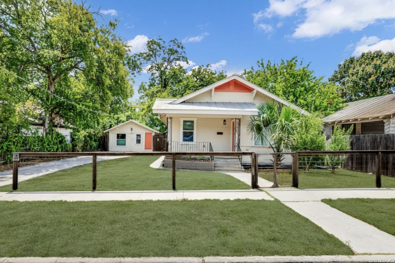 1108 Center St, San Antonio, TX 78202 Main Photo