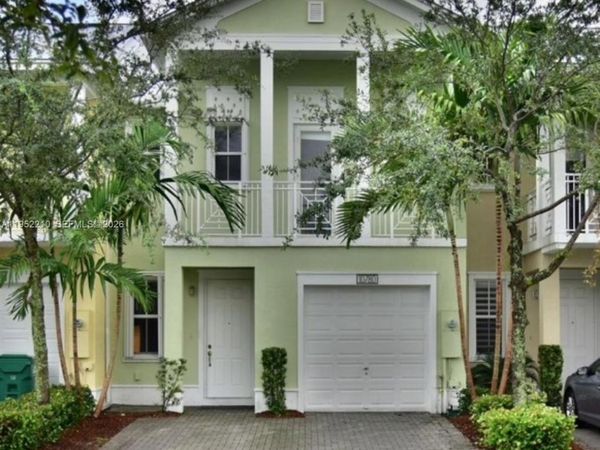 10780 NW 74th Ln, Doral, FL 33178