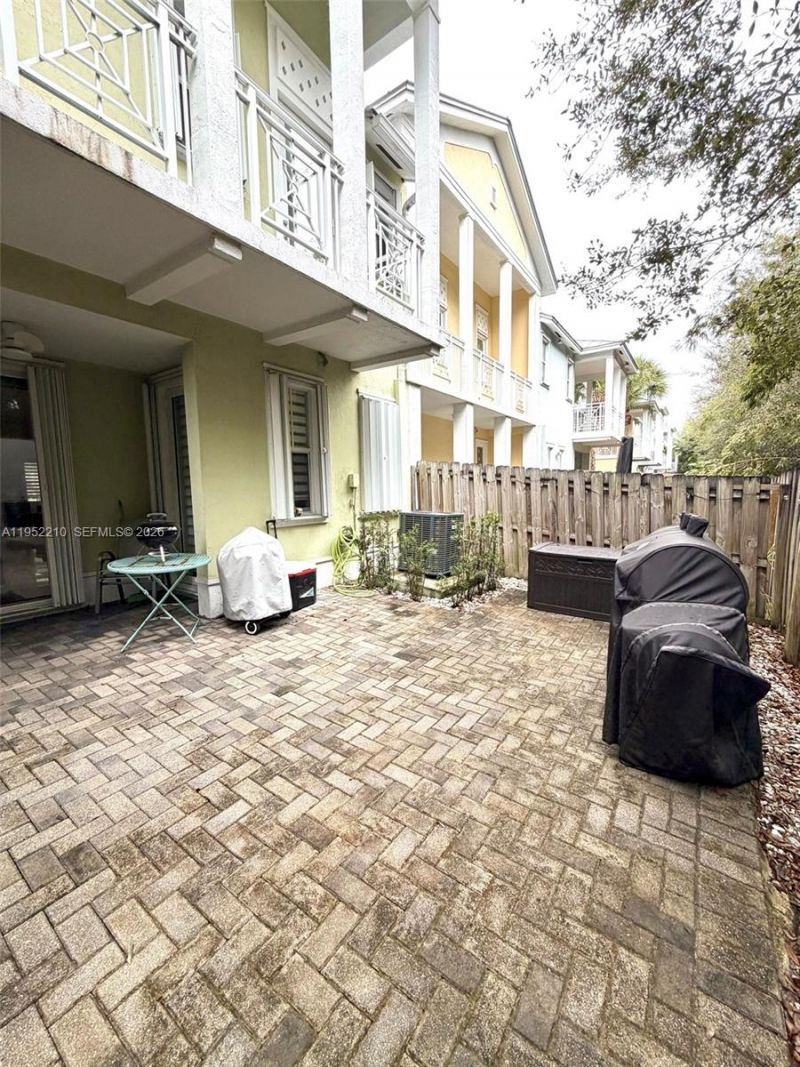 10780 NW 74th Ln, Doral, FL 33178 Photo