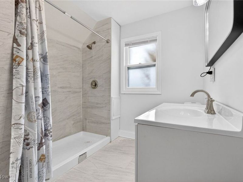 2411 Garden Avenue, Cleveland, OH 44109 Photo 17