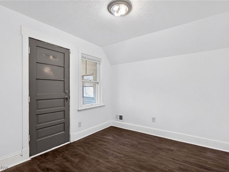 2411 Garden Avenue, Cleveland, OH 44109 Photo 22