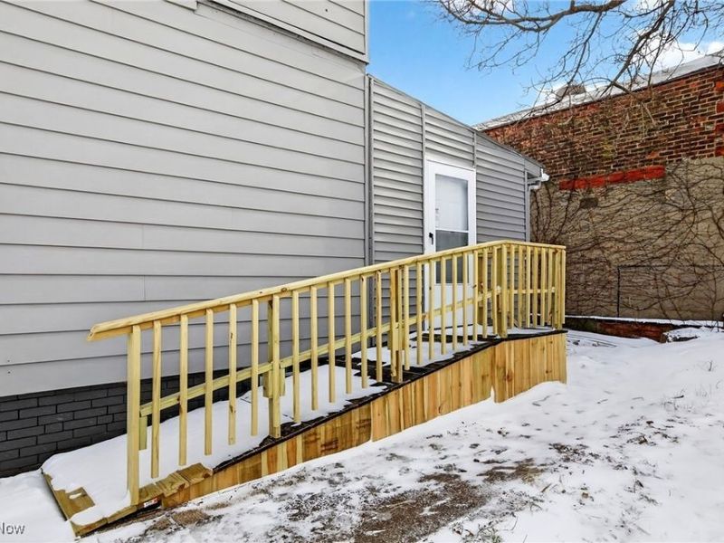 2411 Garden Avenue, Cleveland, OH 44109 Photo 3