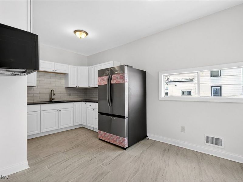 2411 Garden Avenue, Cleveland, OH 44109 Photo 5