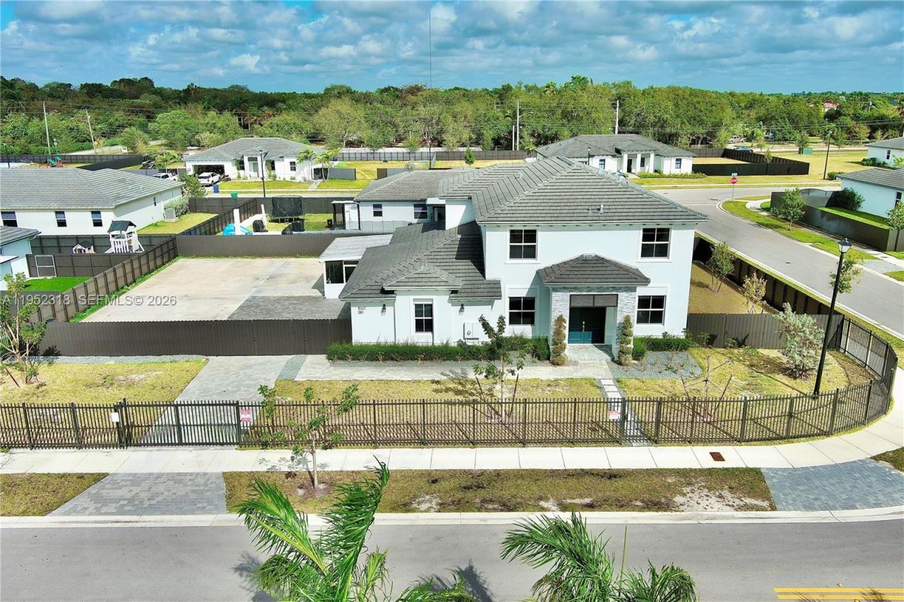 16925 SW 289th Ter, Homestead, FL 33030 Photo