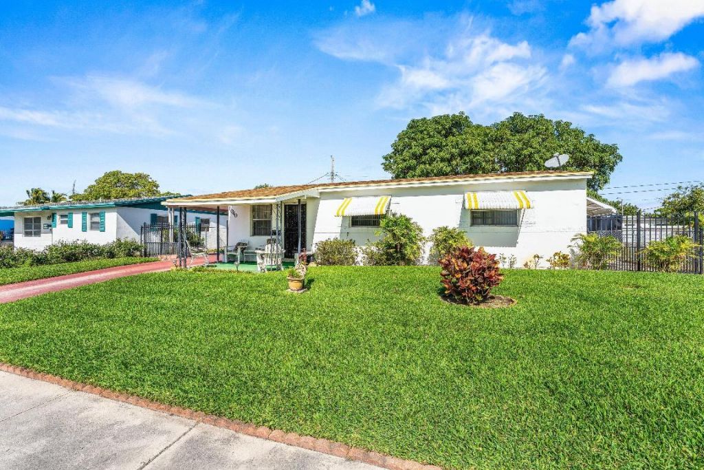 1040 W 1st Street, Riviera Beach, FL 33404 Photo