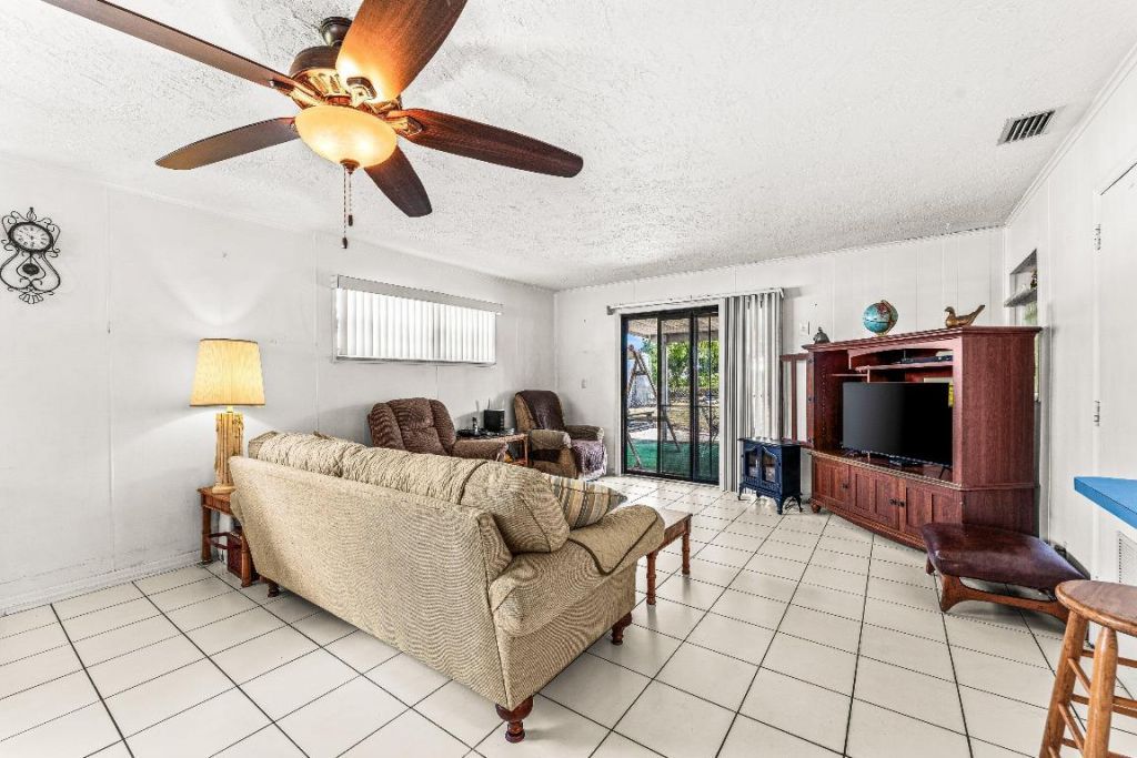 1040 W 1st Street, Riviera Beach, FL 33404 Photo