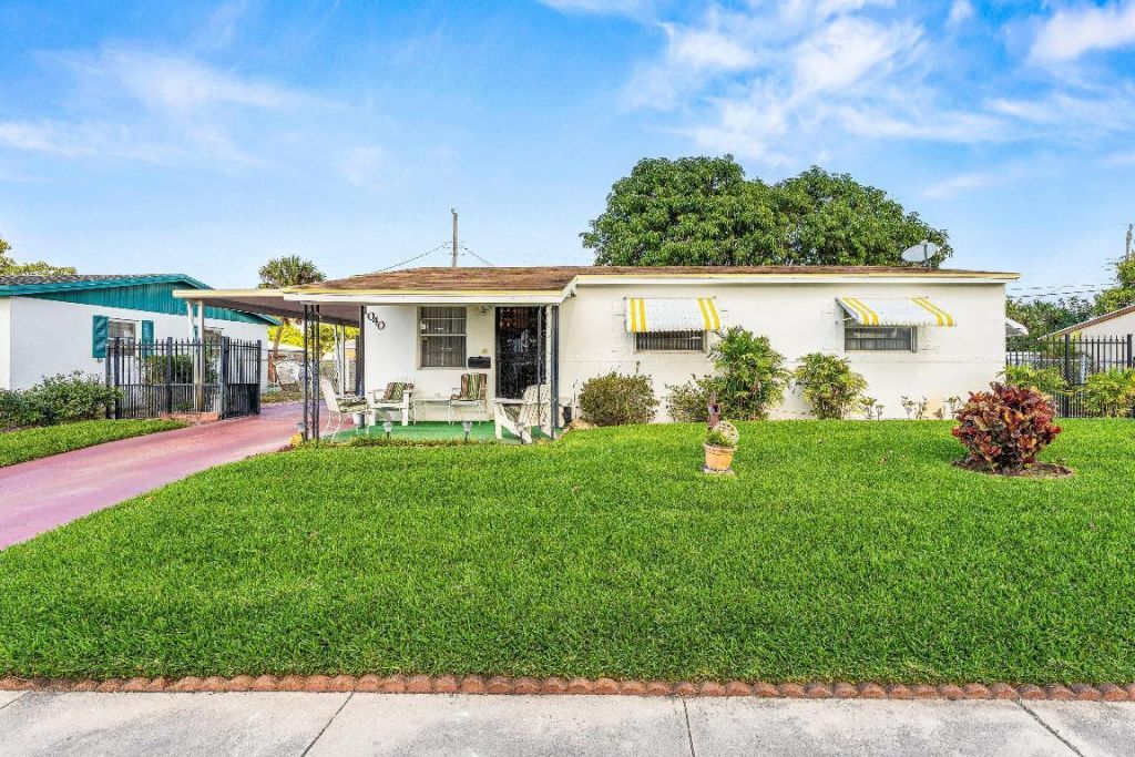 1040 W 1st Street, Riviera Beach, FL 33404 Photo