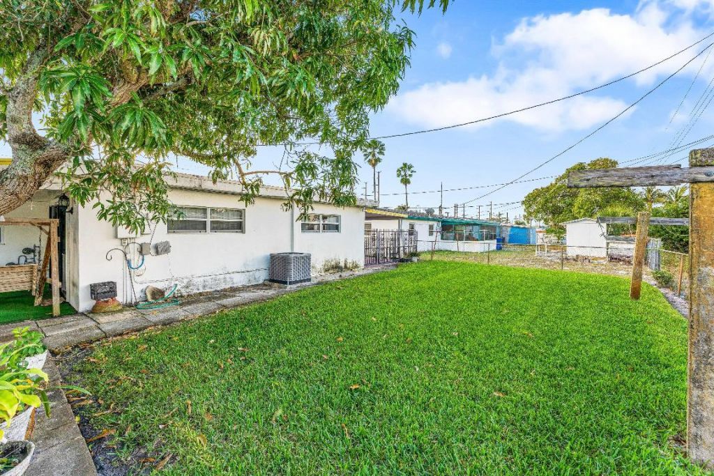 1040 W 1st Street, Riviera Beach, FL 33404 Photo