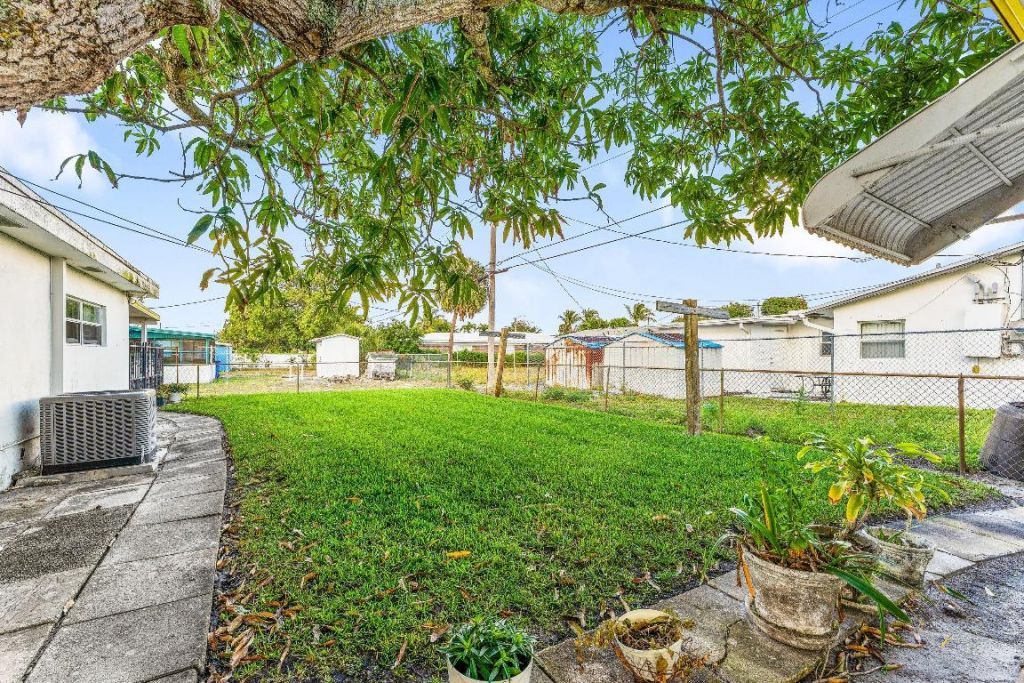 1040 W 1st Street, Riviera Beach, FL 33404 Photo