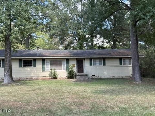 1012 Auburn Drive, Jackson, MS 39211