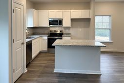 2046 Armada Road photo 4