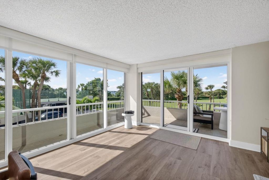 5510 N Ocean Drive, Unit 2d, Singer Island, FL 33404 Photo