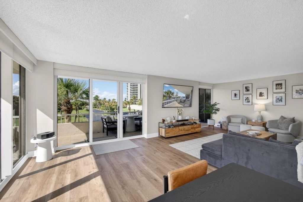 5510 N Ocean Drive, Unit 2d, Singer Island, FL 33404 Photo