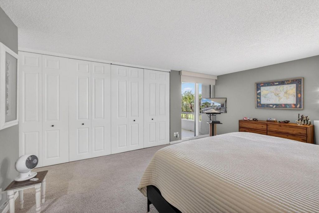 5510 N Ocean Drive, Unit 2d, Singer Island, FL 33404 Photo