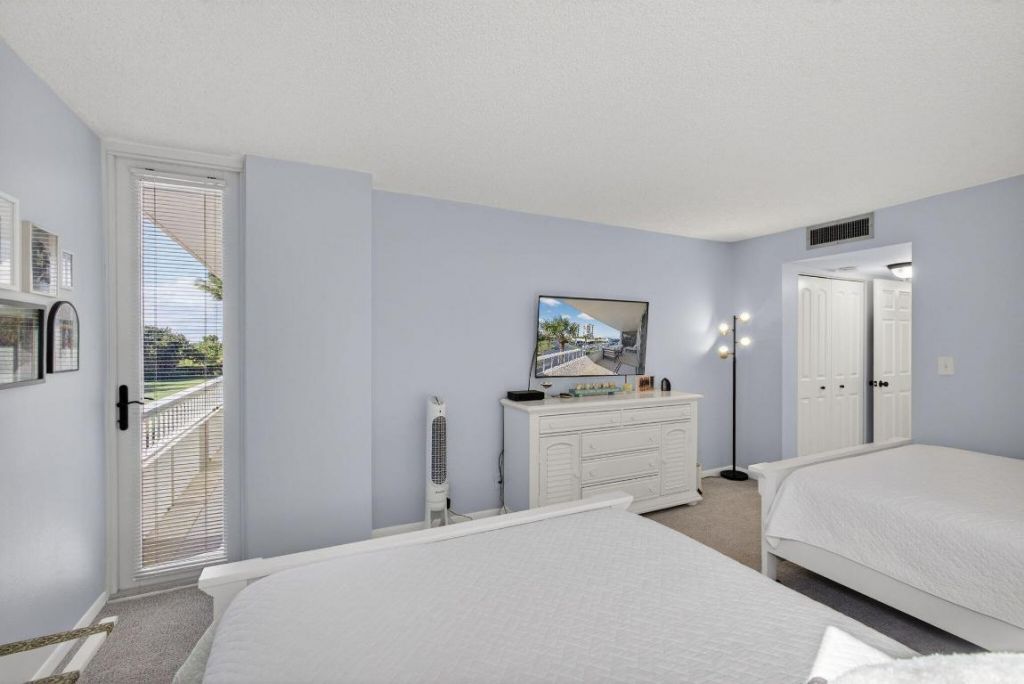 5510 N Ocean Drive, Unit 2d, Singer Island, FL 33404 Photo