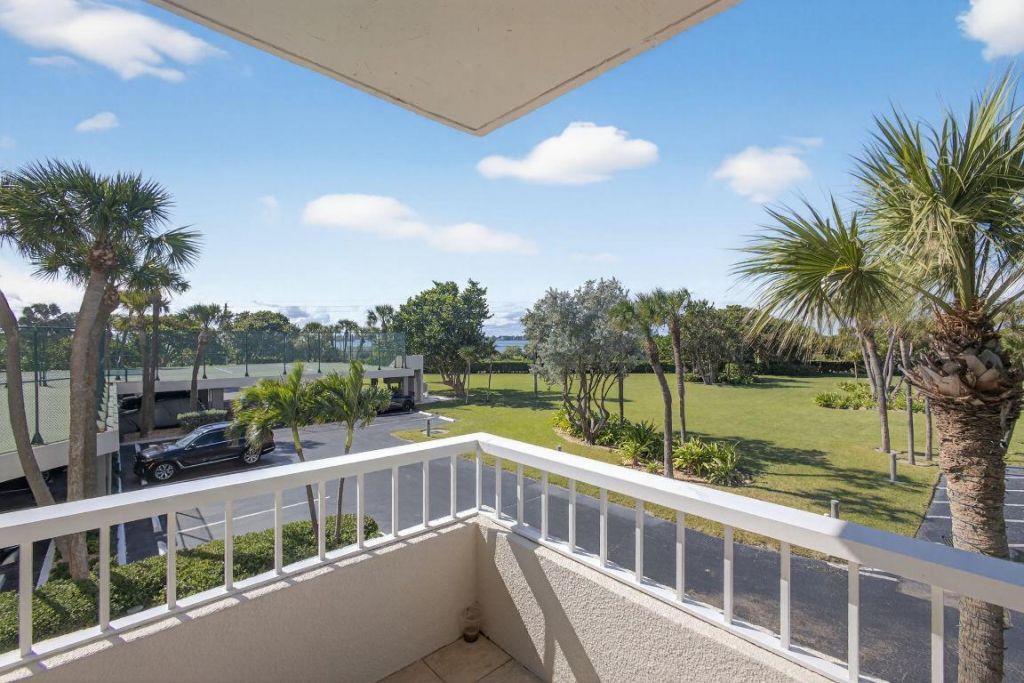 5510 N Ocean Drive, Unit 2d, Singer Island, FL 33404 Photo