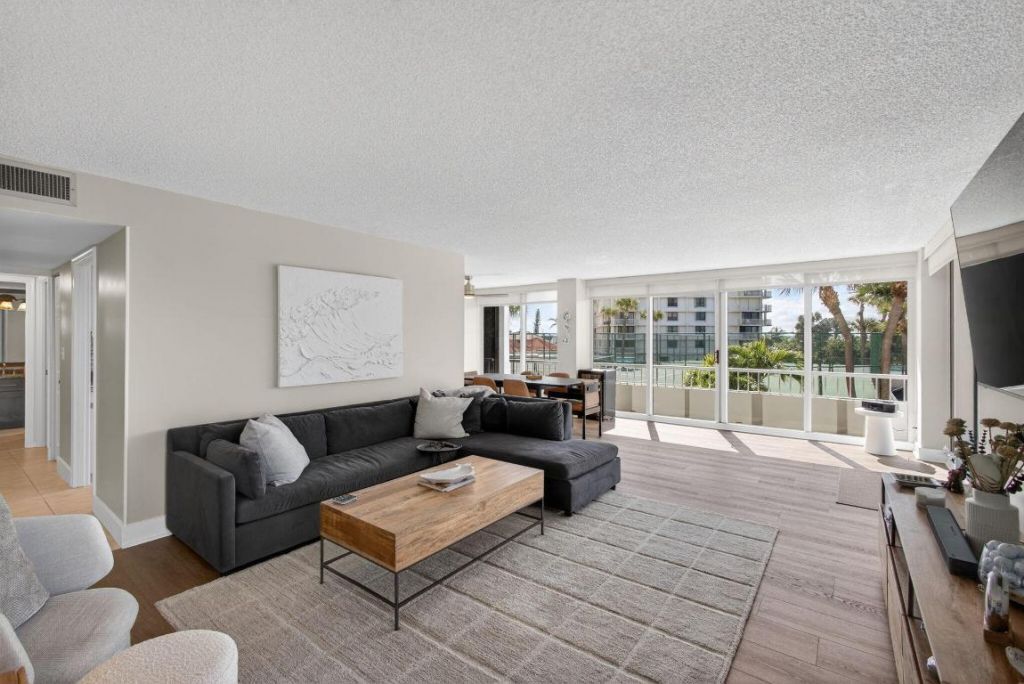 5510 N Ocean Drive, Unit 2d, Singer Island, FL 33404 Photo