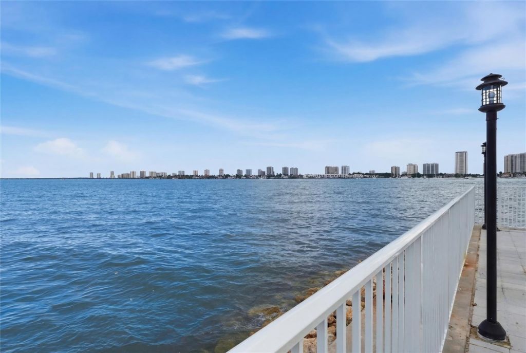 2936 Lake Shore Drive, Unit 204, Riviera Beach, FL 33404 Photo