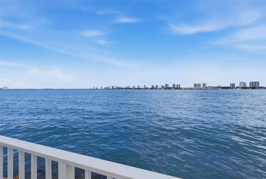 2936 Lake Shore Drive, Unit 204, Riviera Beach, FL 33404 Photo