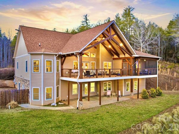 1510 Royal Lane, Lenoir, NC 28645